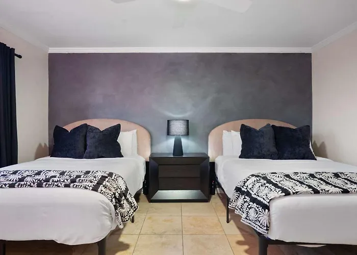 The Iconic Granada Grotto Social Retreat * Scottsdale