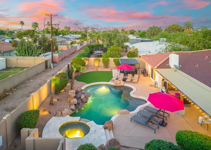 The Iconic Granada Grotto Social Retreat *
